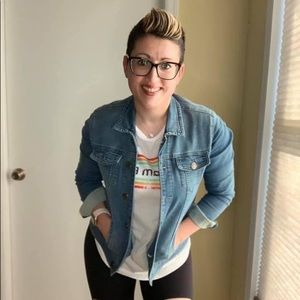 Meet your Posher, Claudia